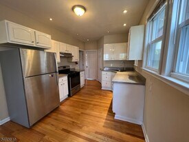 163 E 22nd St in Paterson, NJ - Building Photo