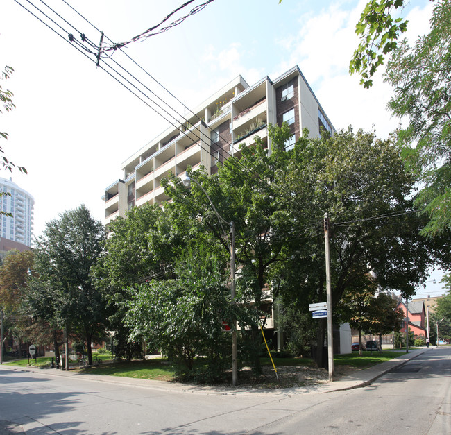 100 Alexander St in Toronto, ON - Building Photo - Building Photo