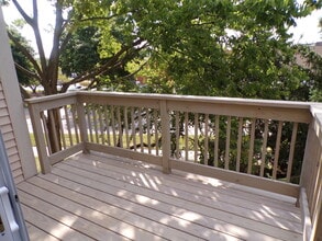 1053 Woodhill Ct in Elgin, IL - Building Photo - Building Photo