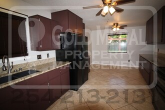 2405 Westwood Dr in Killeen, TX - Building Photo - Building Photo