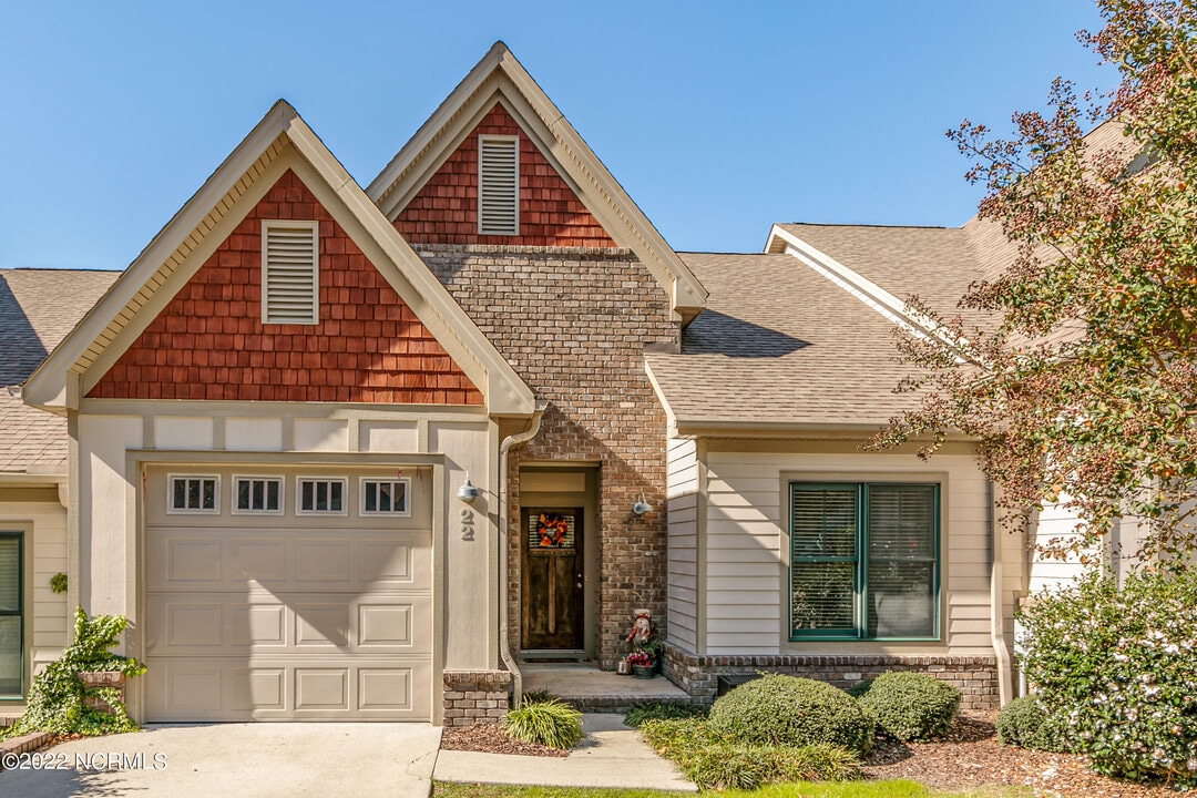22 Elk Ridge Ln in Southern Pines, NC - Building Photo