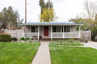 1374 NW Baltimore Ave in Bend, OR - Building Photo