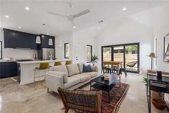 1801 Tillery St in Austin, TX - Building Photo - Building Photo