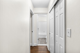 Greenwich Close Apartments in Greenwich, CT - Building Photo - Interior Photo