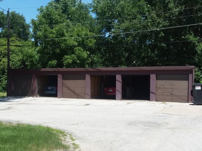 2131 21st Ave in Rock Island, IL - Foto de edificio - Building Photo