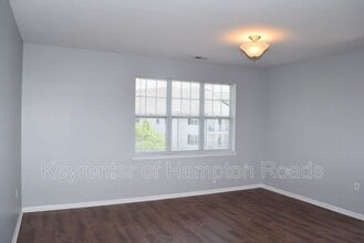 2424 Chancery Ln in Chesapeake, VA - Foto de edificio - Building Photo