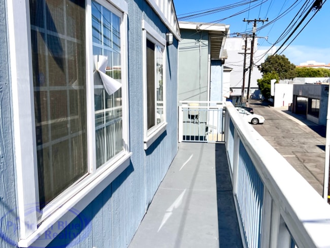 216 Avenue H-Unit -D in Redondo Beach, CA - Building Photo - Building Photo