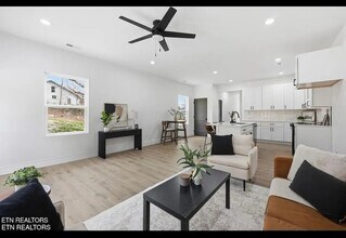 3429 Garden Dr in Knoxville, TN - Foto de edificio - Building Photo