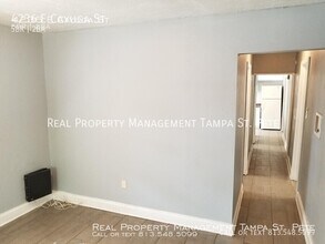 4236 E Cayuga St in Tampa, FL - Building Photo - Building Photo
