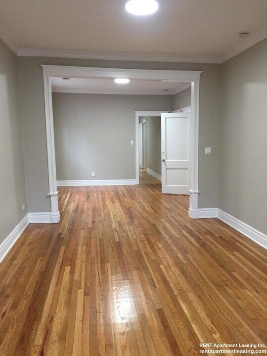 3651 W Montrose Ave in Chicago, IL - Building Photo