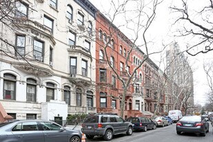 47 W 88th St in New York, NY - Building Photo