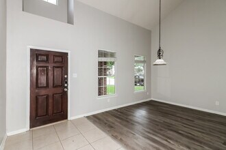 7423 Oakwood Canyon Dr in Cypress, TX - Building Photo - Building Photo