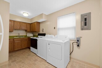 116 W Norwich Ave, Unit 2 in Columbus, OH - Foto de edificio - Building Photo