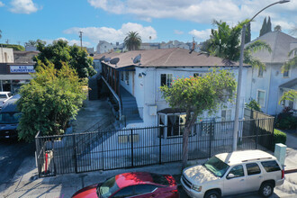 1930 E 7th St in Long Beach, CA - Building Photo - Building Photo