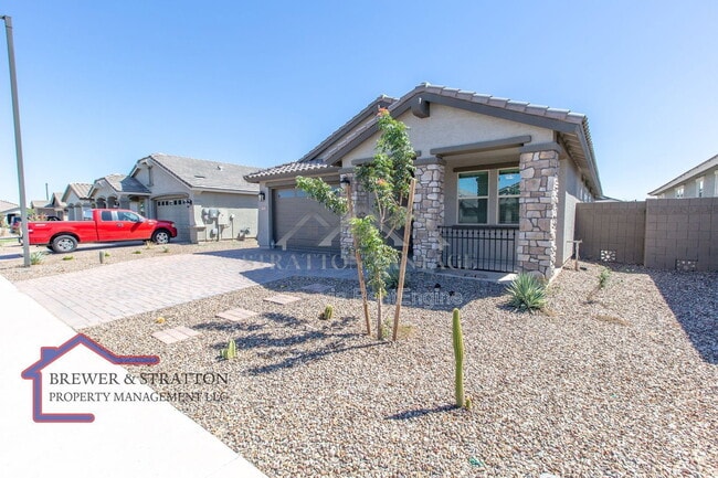 15243 W Latham St in Goodyear, AZ - Building Photo - Building Photo