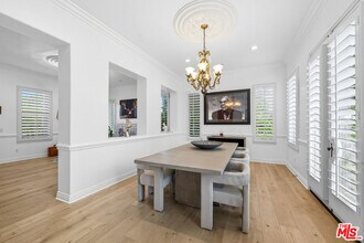 22074 Sagebrook Rd in Los Angeles, CA - Building Photo - Building Photo