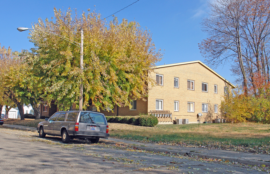 2414 King Ave in Dayton, OH - Foto de edificio