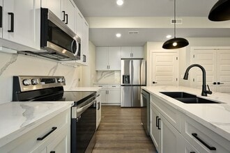 246 Persimmon Rd in Raymore, MO - Building Photo - Building Photo