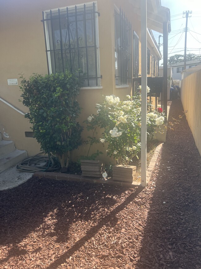 property at 2575 S Barrington Ave