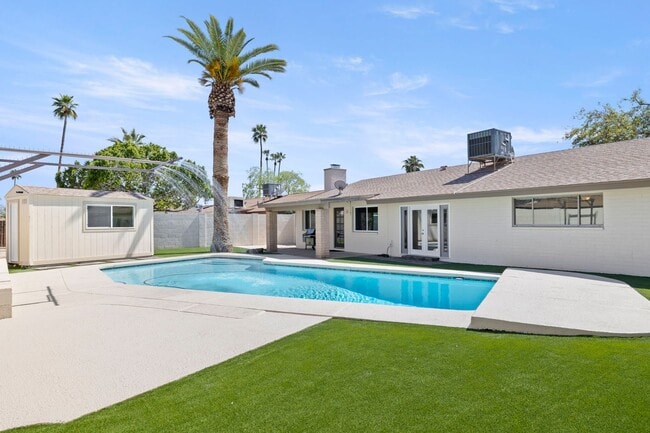 1904 E Laguna Dr in Tempe, AZ - Building Photo - Building Photo