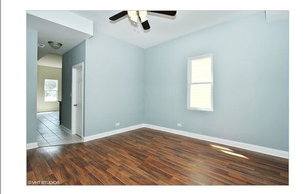 9011 S Brandon Ave-Unit -2nd in Chicago, IL - Building Photo - Building Photo