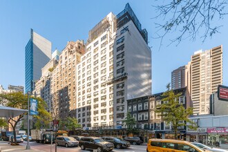 235 E 57th St in New York, NY - Building Photo - Primary Photo