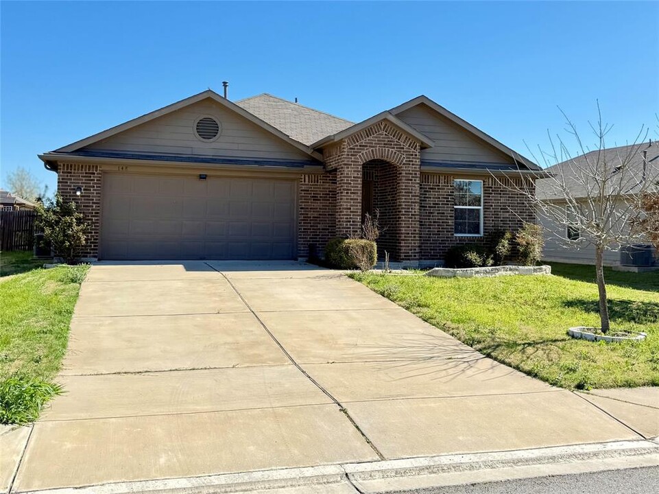148 Alpha in Kyle, TX - Building Photo