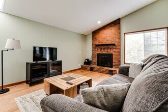 2644 Willona Dr in Eugene, OR - Building Photo - Building Photo