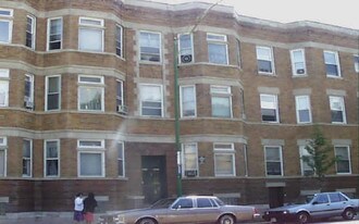 1530 W Wilson Ave in Chicago, IL - Building Photo