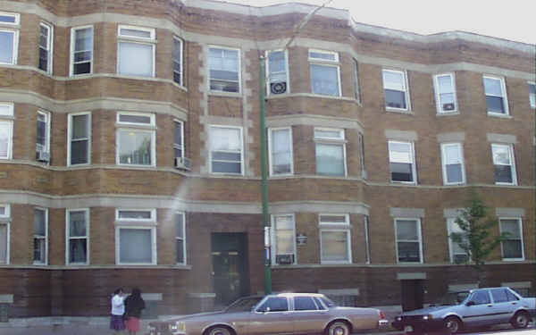 1530 W Wilson Ave in Chicago, IL - Building Photo