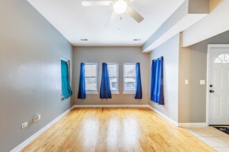 2446 W 69th St in Chicago, IL - Building Photo - Building Photo