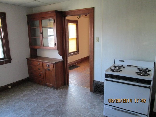 1104 Elizabeth St, Unit #1 in Joliet, IL - Foto de edificio - Building Photo