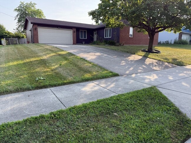 4325 Leighton Ln in Fort Wayne, IN - Building Photo - Building Photo