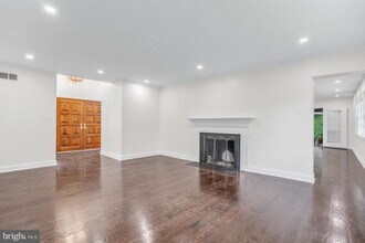 7203 Marine Dr in Alexandria, VA - Building Photo - Building Photo