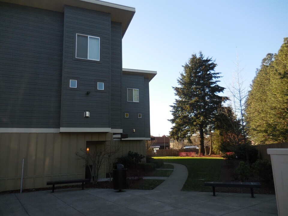 1005 SW 166th Ave in Beaverton, OR - Building Photo