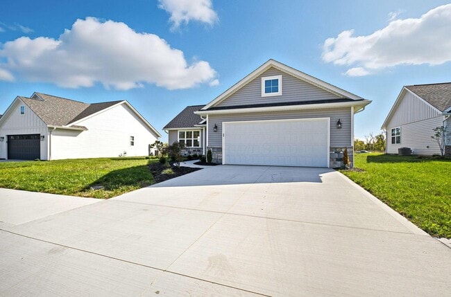 557 Cannondale Ave in Johnstown, OH - Building Photo - Building Photo