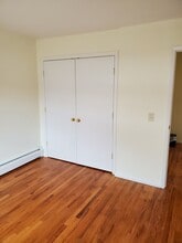 95 Fairview Dr, Unit #1 in Danbury, CT - Building Photo - Building Photo