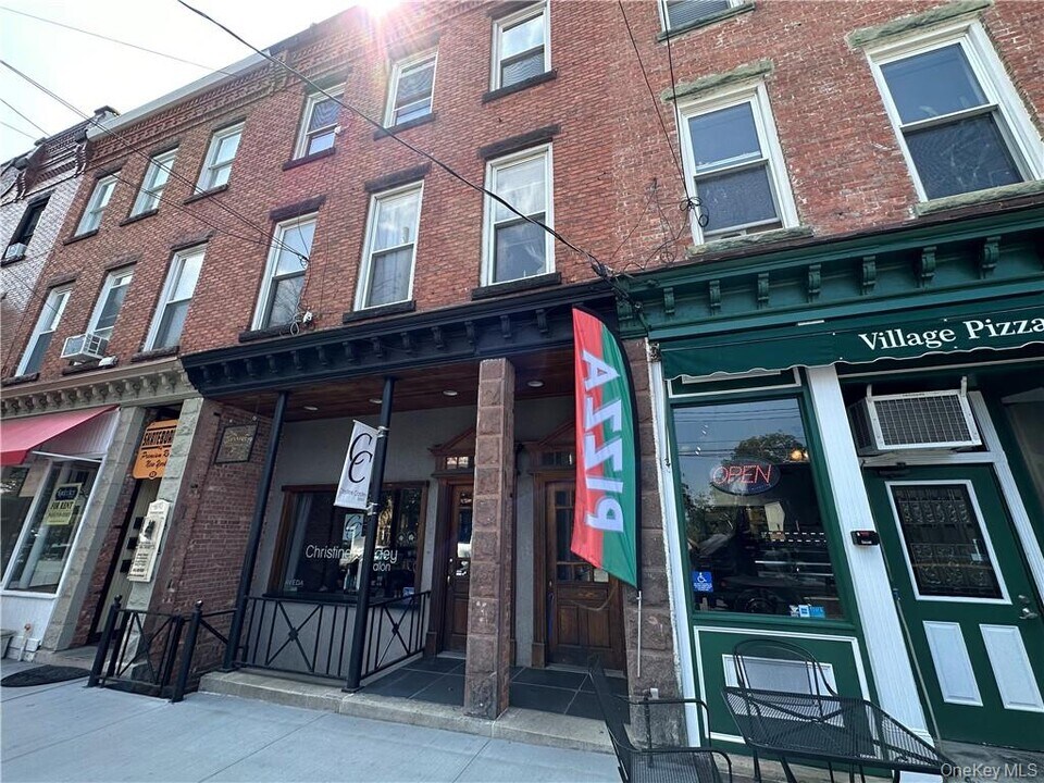 66 S Broadway in Nyack, NY - Building Photo