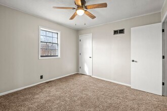 246 SE 101st Rd in Warrensburg, MO - Building Photo - Building Photo