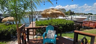 8715 Cove Ct in Tampa, FL - Building Photo