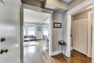 3353 N Clifton Ave in Chicago, IL - Building Photo - Building Photo