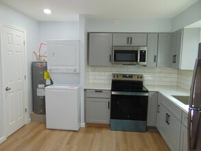147 Cooke St in Waterbury, CT - Building Photo - Building Photo
