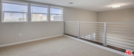 956 Lake St in Los Angeles, CA - Building Photo - Building Photo