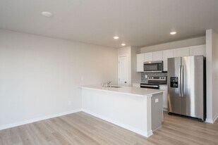 1031 35th St SW in Altoona, IA - Building Photo