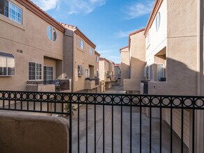 805 N Cleveland St in Oceanside, CA - Building Photo - Building Photo