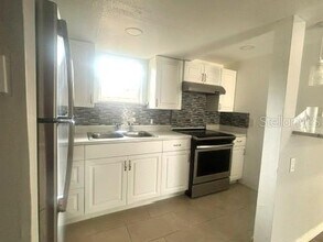 5750 10th St N in St. Petersburg, FL - Building Photo - Building Photo