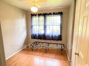 407 Priscilla Ln in Bloomington, IL - Building Photo - Building Photo