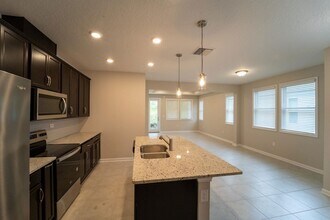 298 Modesto Dr in St. Augustine, FL - Foto de edificio - Building Photo