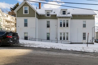81 Ashland St in Manchester, NH - Foto de edificio - Building Photo