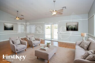 5900 Kane Holly St, Unit #23 in Las Vegas, NV - Building Photo - Building Photo